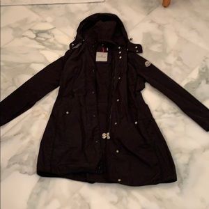 Moncler lightweight shell/raincoat